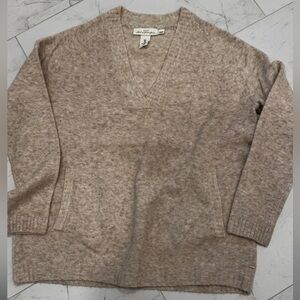 H&M V-Neck Oversized Oatmeal Sweater. Size L